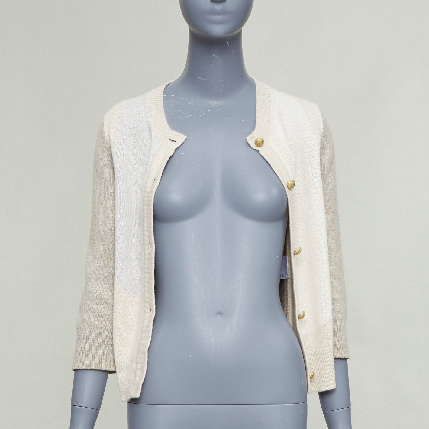 Chanel CHANEL 100% cashmere beige cream colorblocked CC buttons cardigan FR36 S Size S / US 4 / IT 40 - 3 Thumbnail