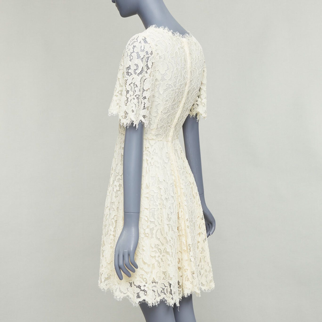 Dolce & Gabbana DOLCE GABBANA cream floral lace short sleeve silk lined dress IT40 S Size S / US 4 / IT 40 - 6 Thumbnail