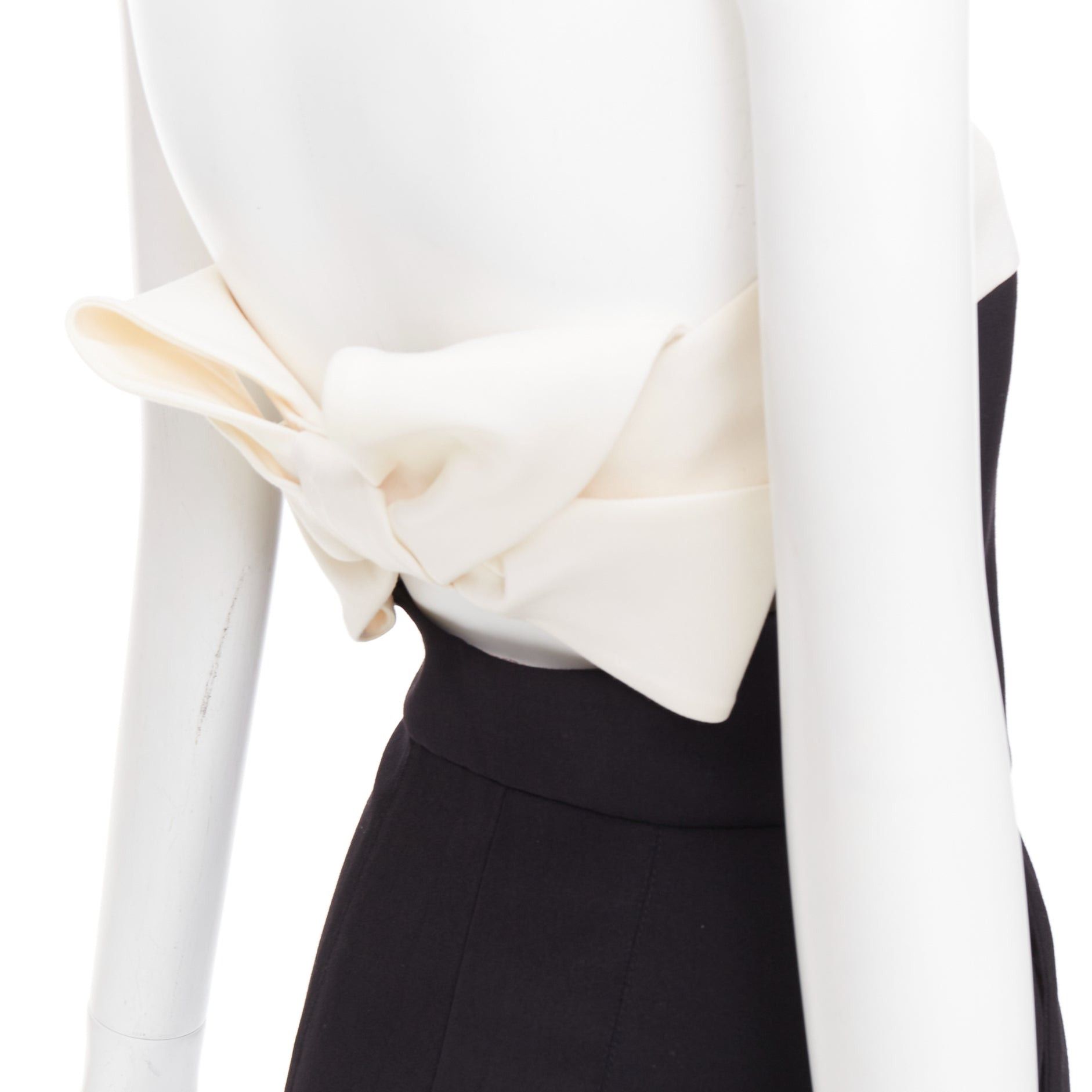 Valentino VALENTINO black cream wool blend bow black strapless jumpsuit IT40 S Size 27" / US 4 / IT 40 - 7 Thumbnail