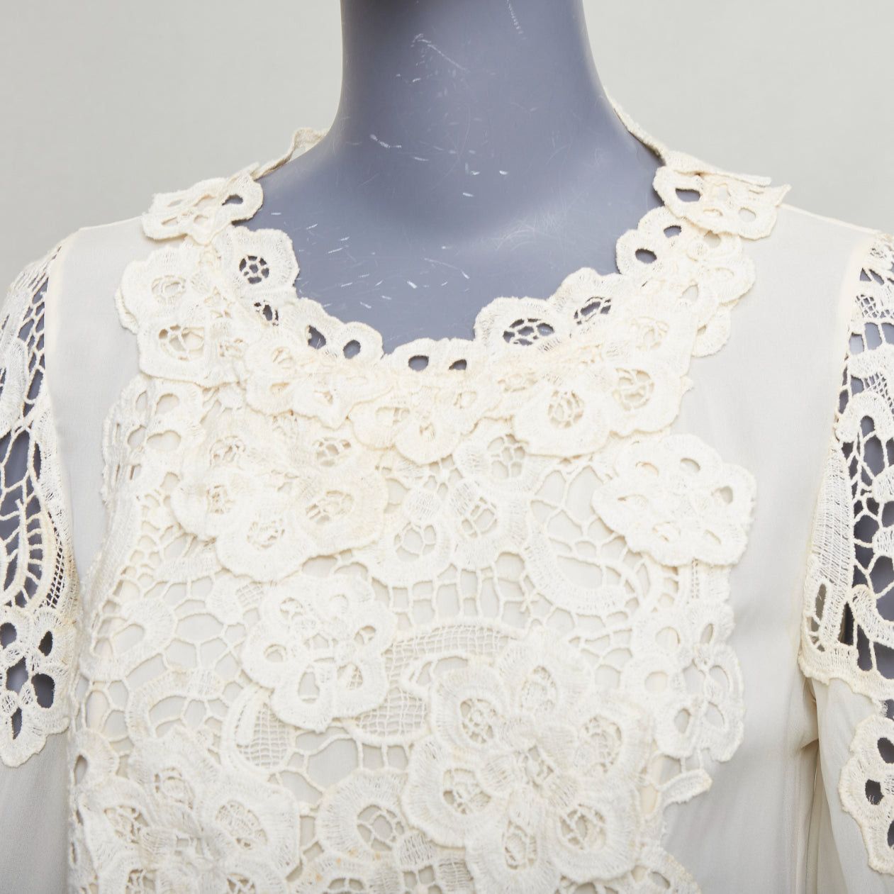 Oscar De La Renta OSCAR DE LA RENTA cream 100% silk floral lace appliqu√© peasant blouse US2 S Size S / US 4 / IT 40 - 2 Thumbnail
