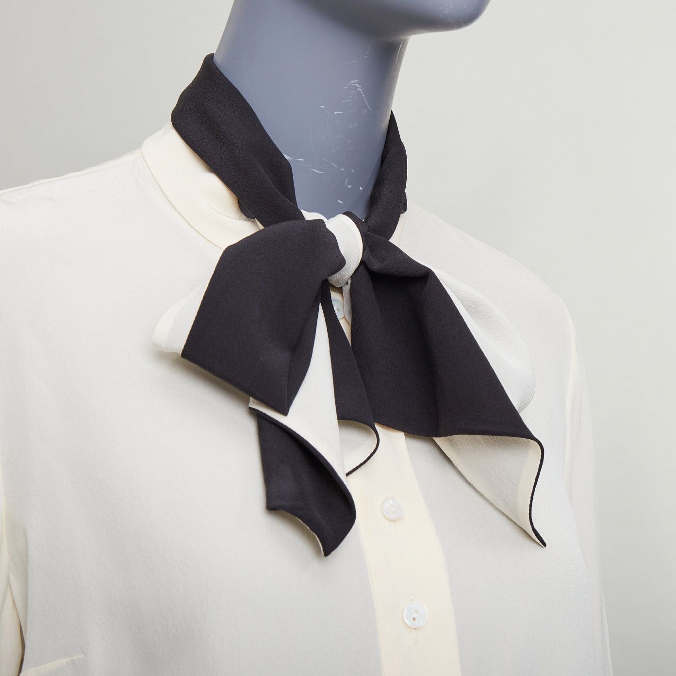 Lanvin LANVIN cream 100% silk black contrast tie neck peasant blouse FR34 XS Size XS / US 0-2 / IT 36-38 - 2 Thumbnail