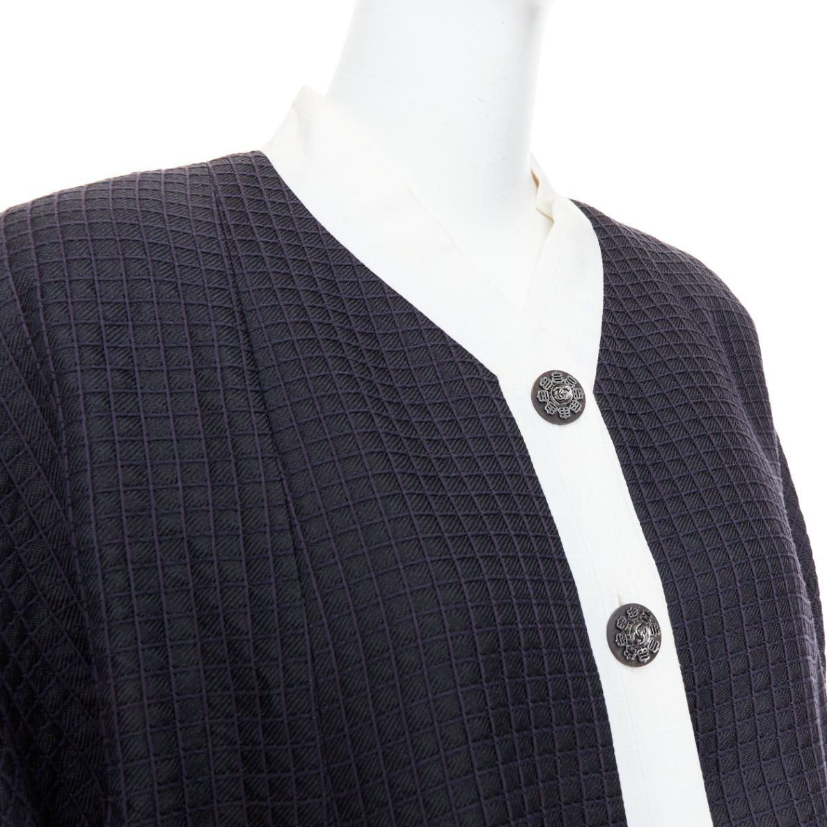Chanel CHANEL 16C Paris Seoul Runway navy white silk cotton hanbok jacket FR36 S Size S / US 4 / IT 40 - 2 Thumbnail