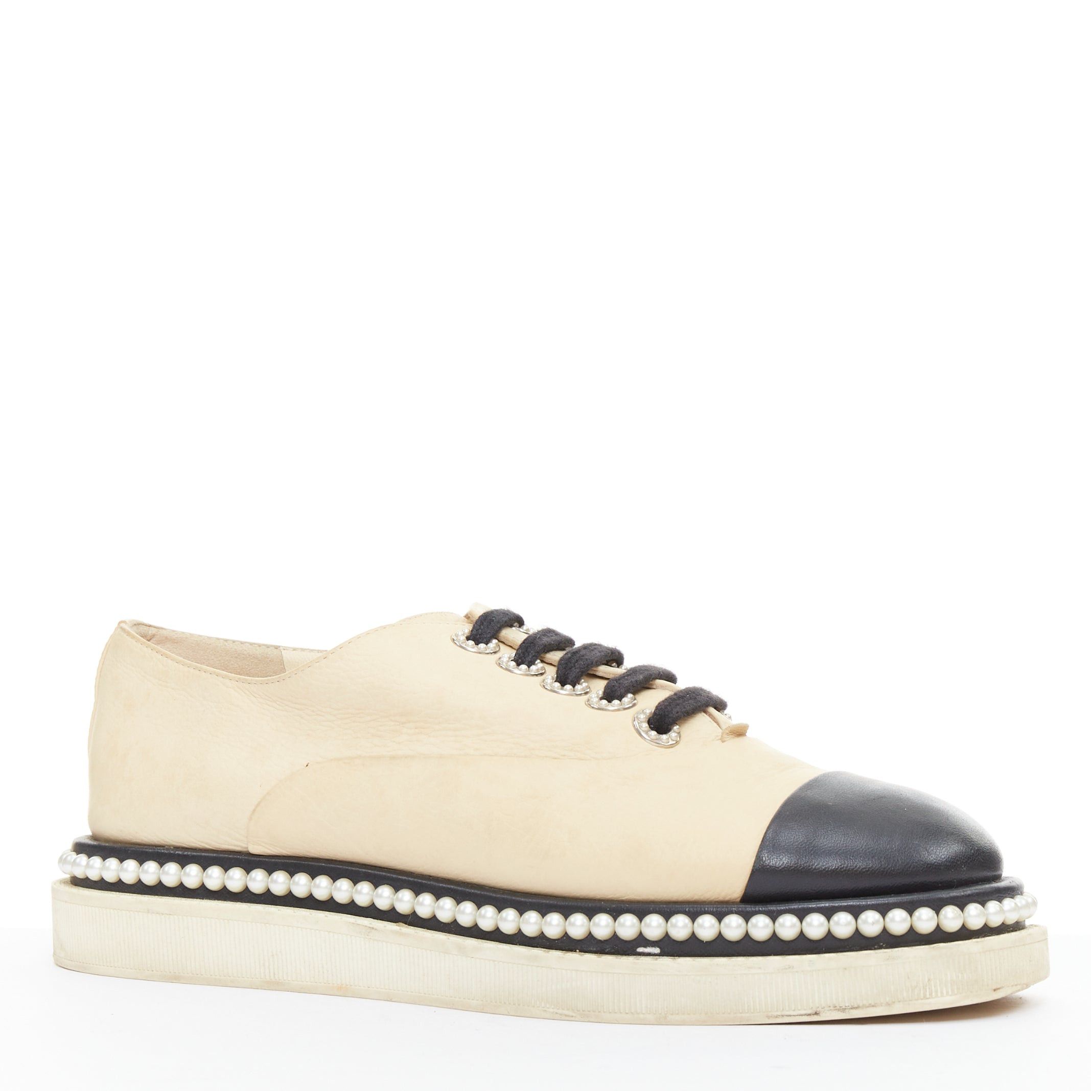 Chanel CHANEL beige black monochrome leather faux pearl lace up derbies EU35.5 Size US 5.5 / IT 35.5 - 2 Thumbnail