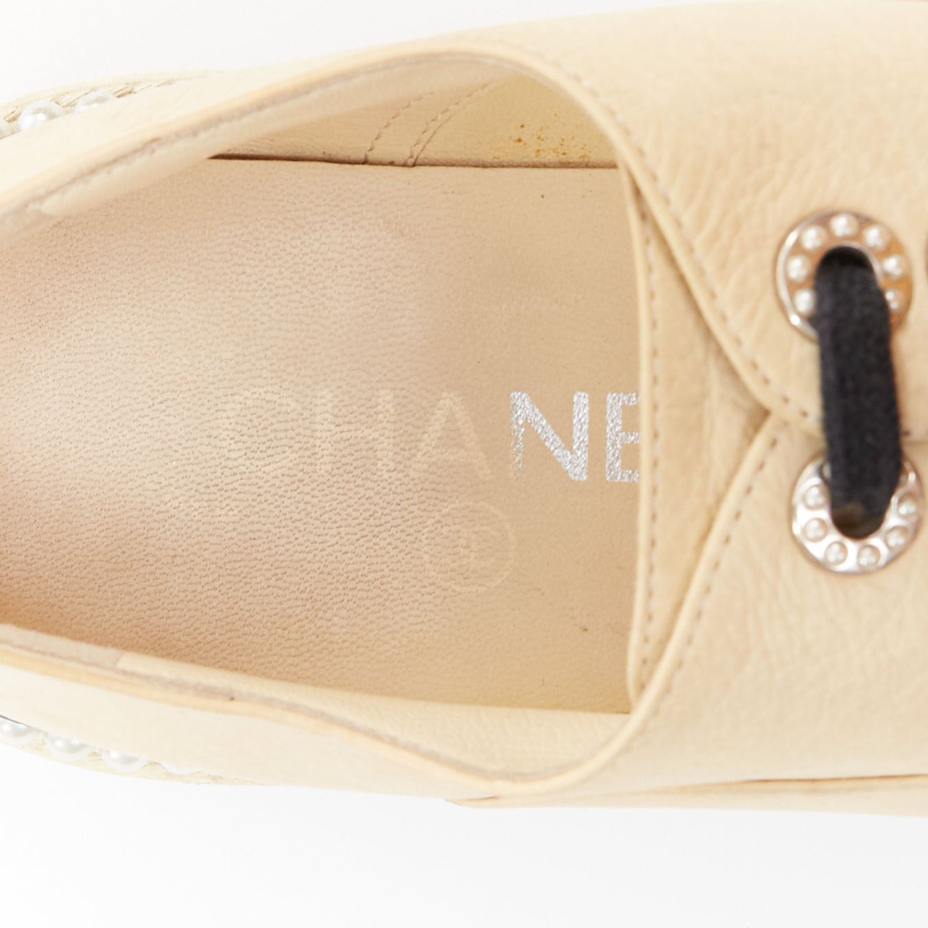Chanel CHANEL beige black monochrome leather faux pearl lace up derbies EU35.5 Size US 5.5 / IT 35.5 - 6 Thumbnail