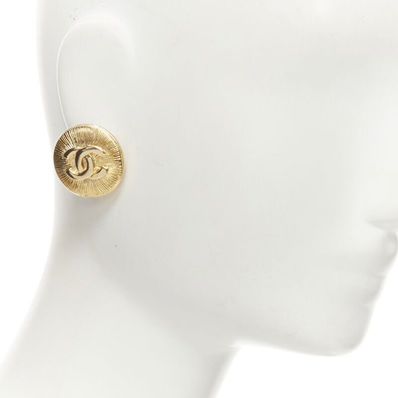 Chanel CHANEL Vintage CC logo gold starburst textured clip on earrings Size ONE SIZE - 2 Thumbnail