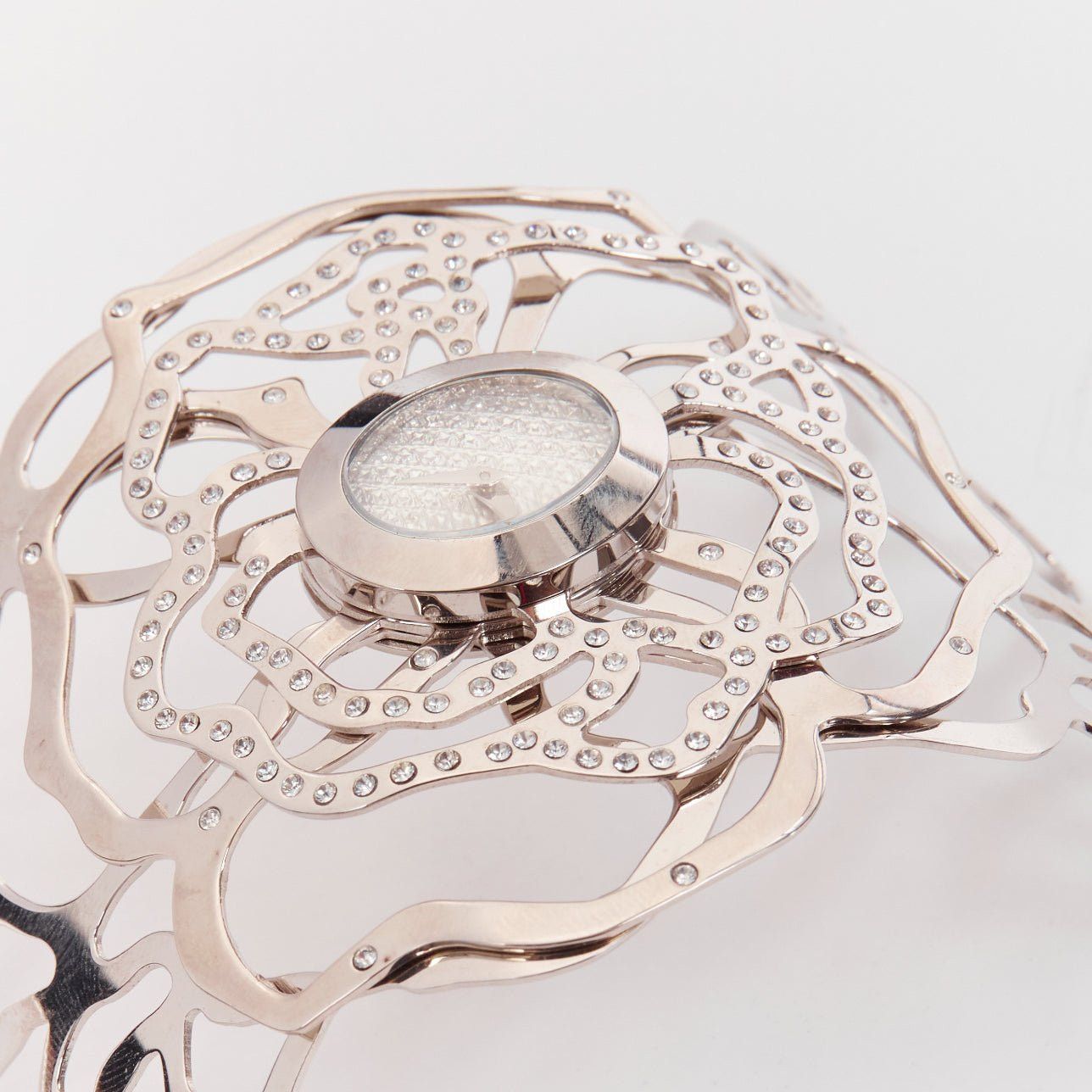 Valentino VALENTINO Vintage silver crystal flower stainless steel bracelet watch Size ONE SIZE - 3 Thumbnail