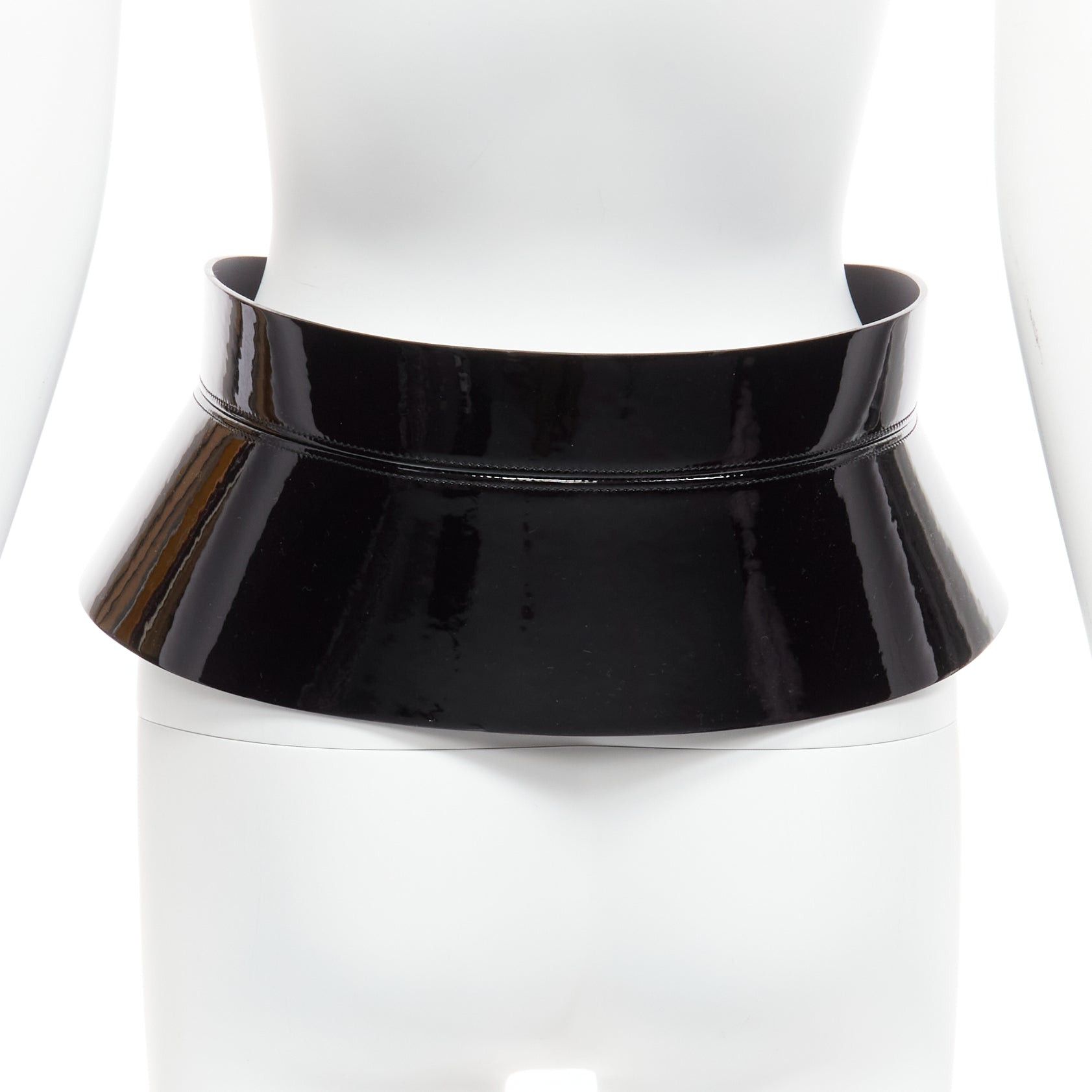 Louis Vuitton rare LOUIS VUITTON 2011 Runway Fetishes black patent leather ribbon tie peplum corset belt 85cm Size ONE SIZE - 5 Thumbnail
