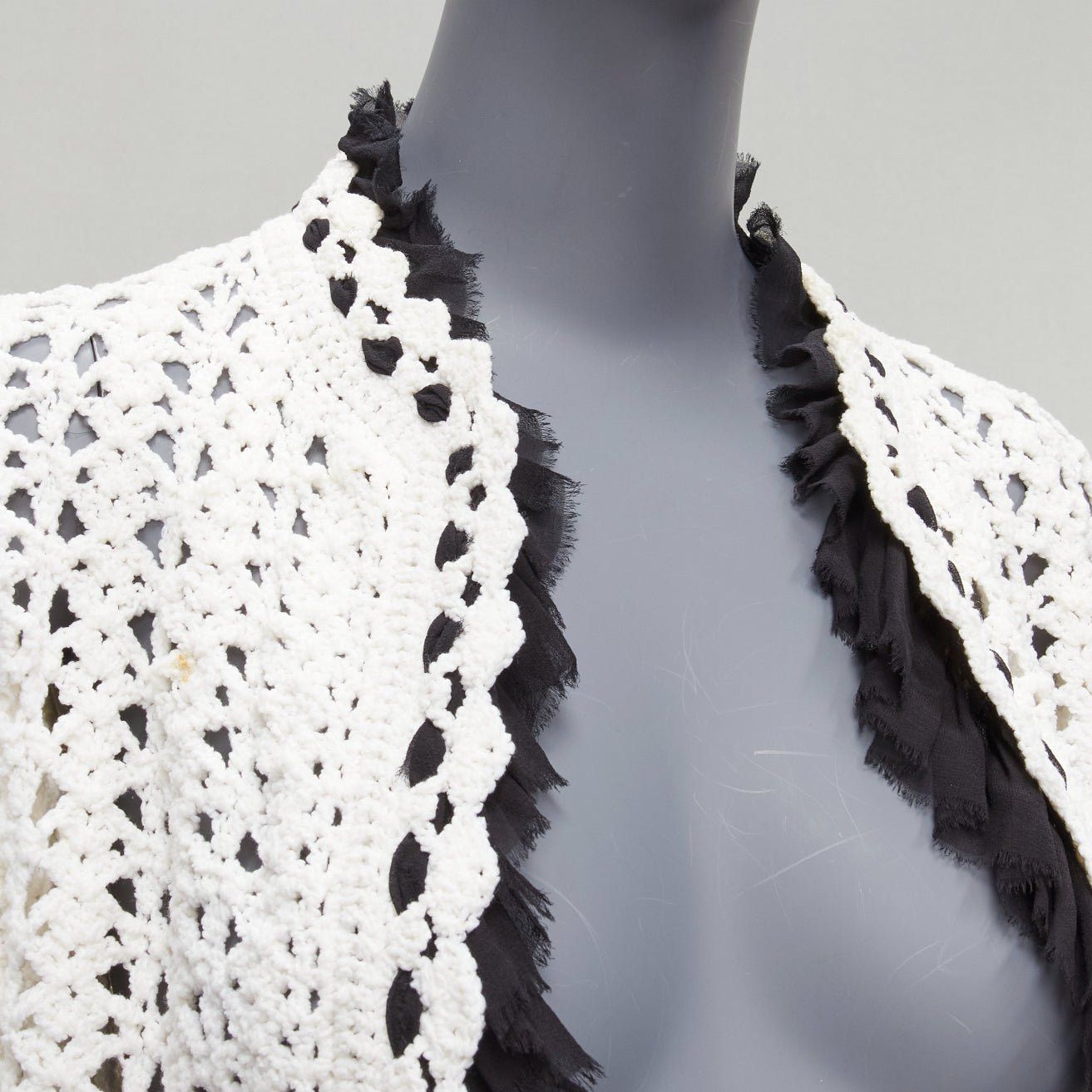 Chanel CHANEL 05P Runway cream crochet knit black silk trim cardigan coat FR38 M Size M / US 6-8 / IT 42-44 - 2 Thumbnail