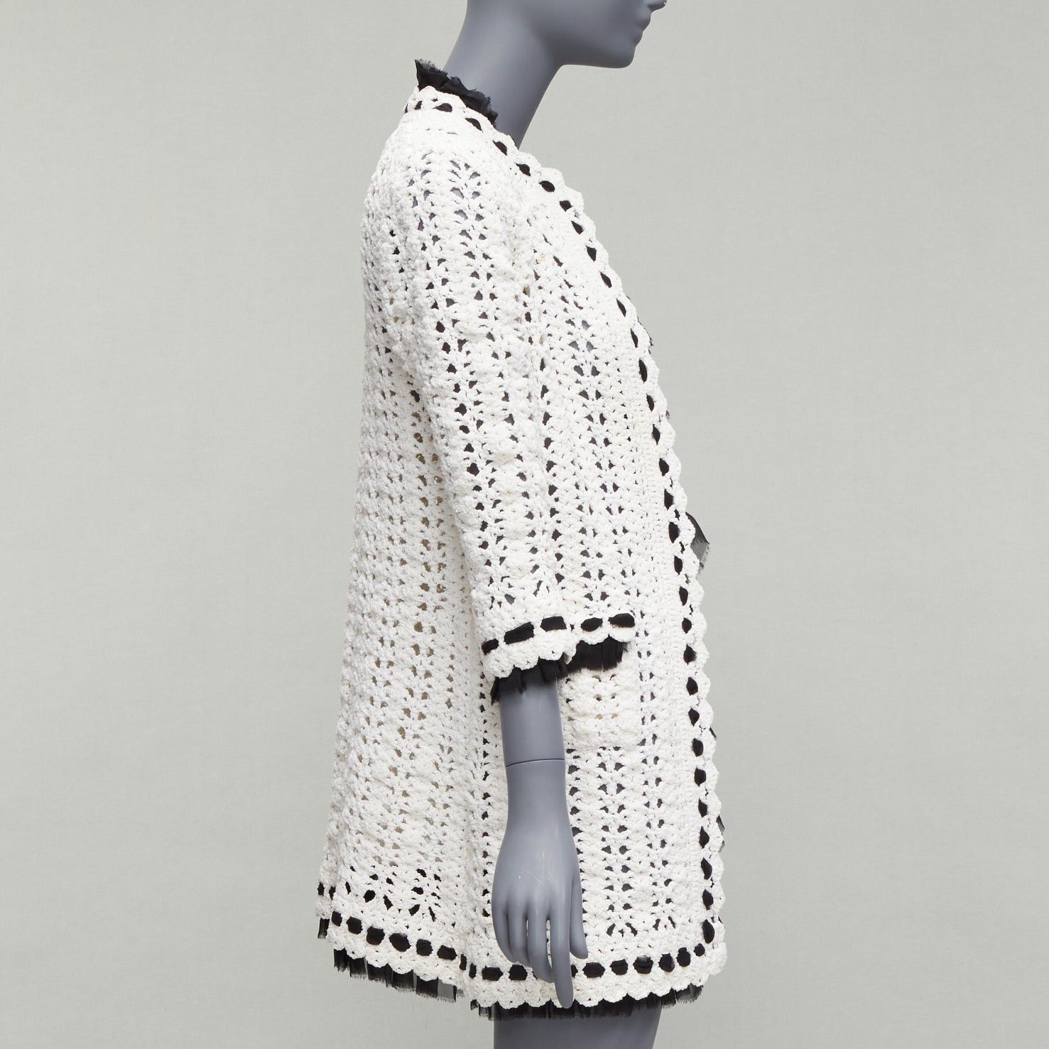 Chanel CHANEL 05P Runway cream crochet knit black silk trim cardigan coat FR38 M Size M / US 6-8 / IT 42-44 - 4 Thumbnail