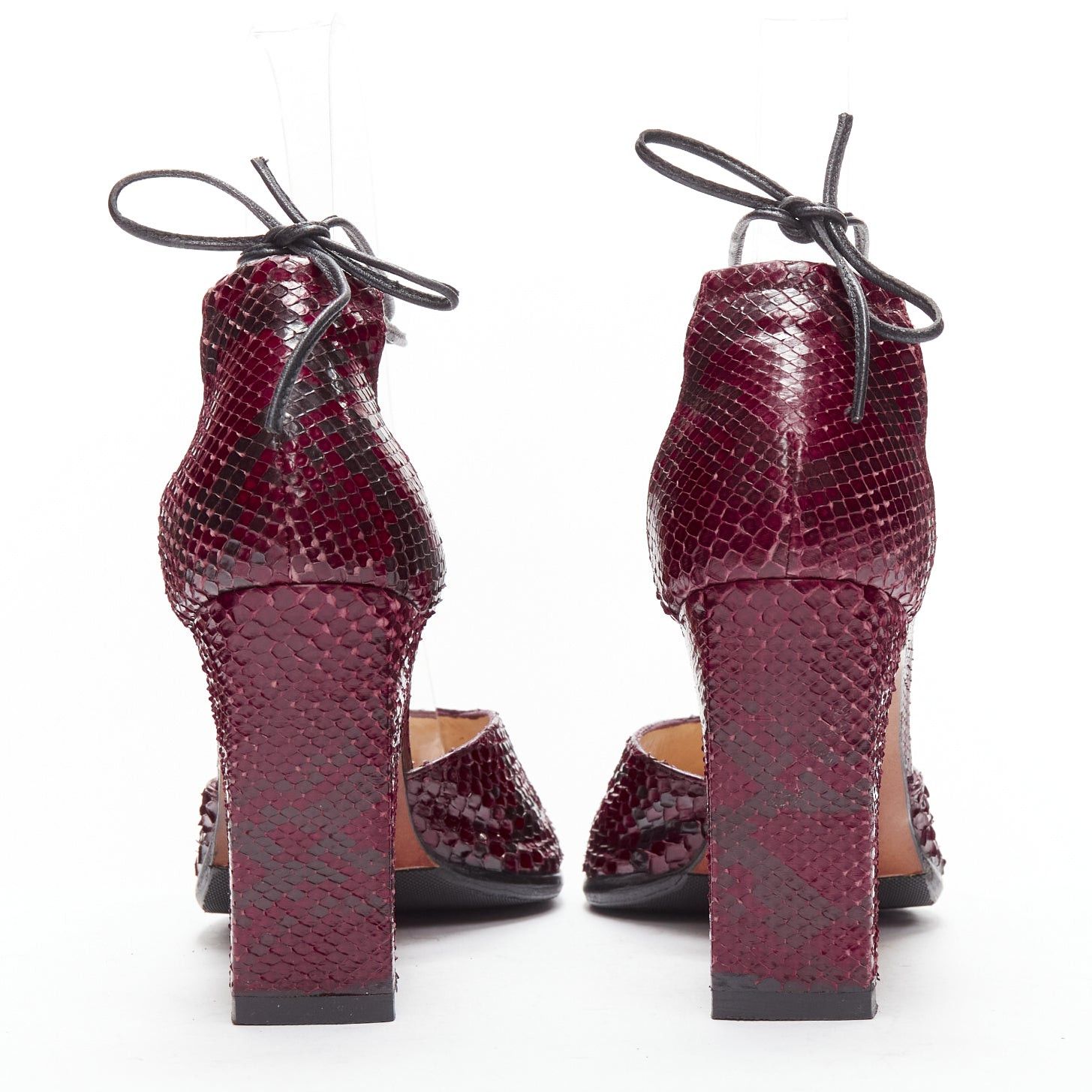 Gucci GUCCI Tom Ford Vintage 1996 red scaled leather silver Horsebit heels EU37 Size US 7 / IT 37 - 5 Thumbnail