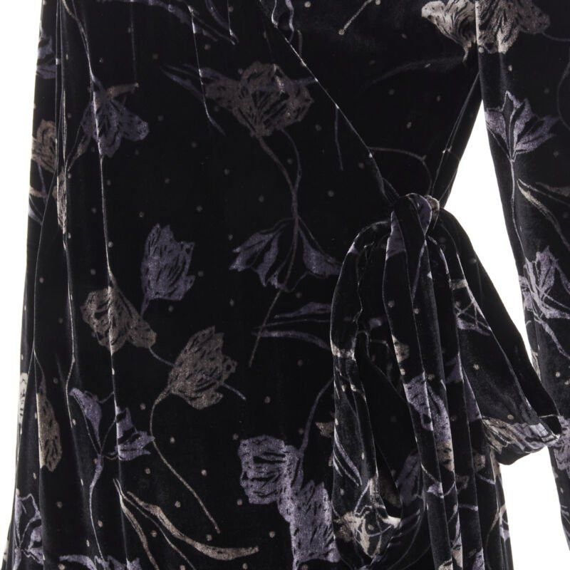 Diane von Furstenberg DIANE VON FUSTENBERG black floral print velvet wrap dress robe XS Size XS / US 0-2 / IT 36-38 - 2 Thumbnail