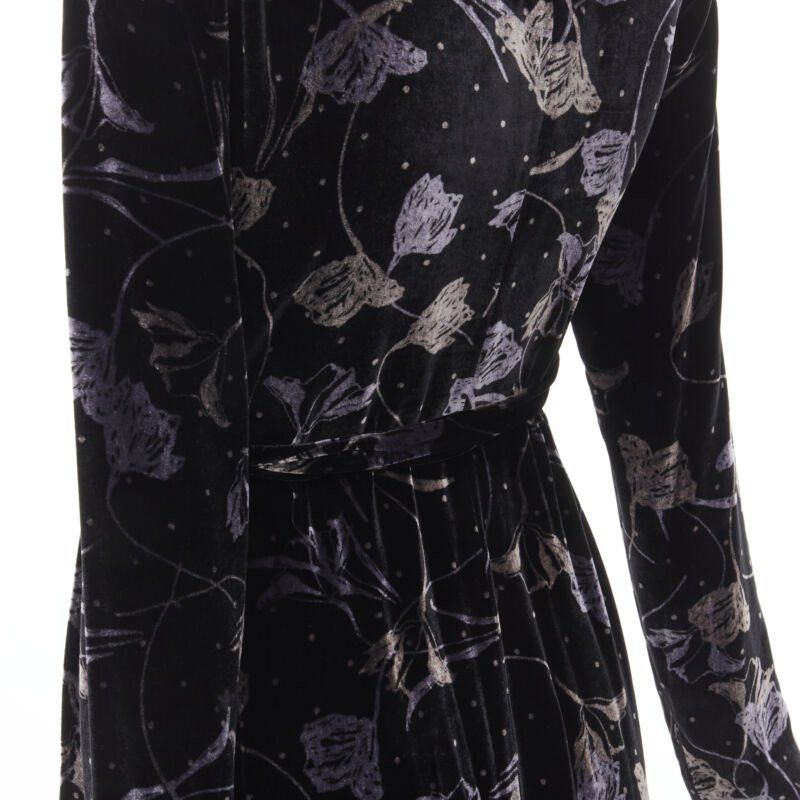Diane von Furstenberg DIANE VON FUSTENBERG black floral print velvet wrap dress robe XS Size XS / US 0-2 / IT 36-38 - 7 Thumbnail