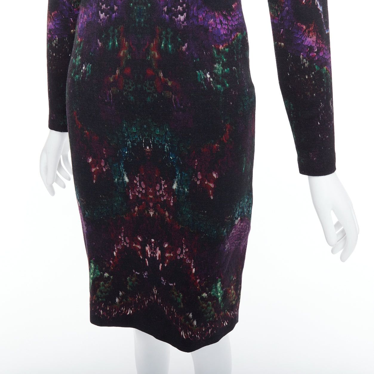 Alexander McQueen ALEXANDER MCQUEEN 2014 black purple wool blend feather print sheath dress IT38 XS Size XS / US 0-2 / IT 36-38 - 7 Thumbnail