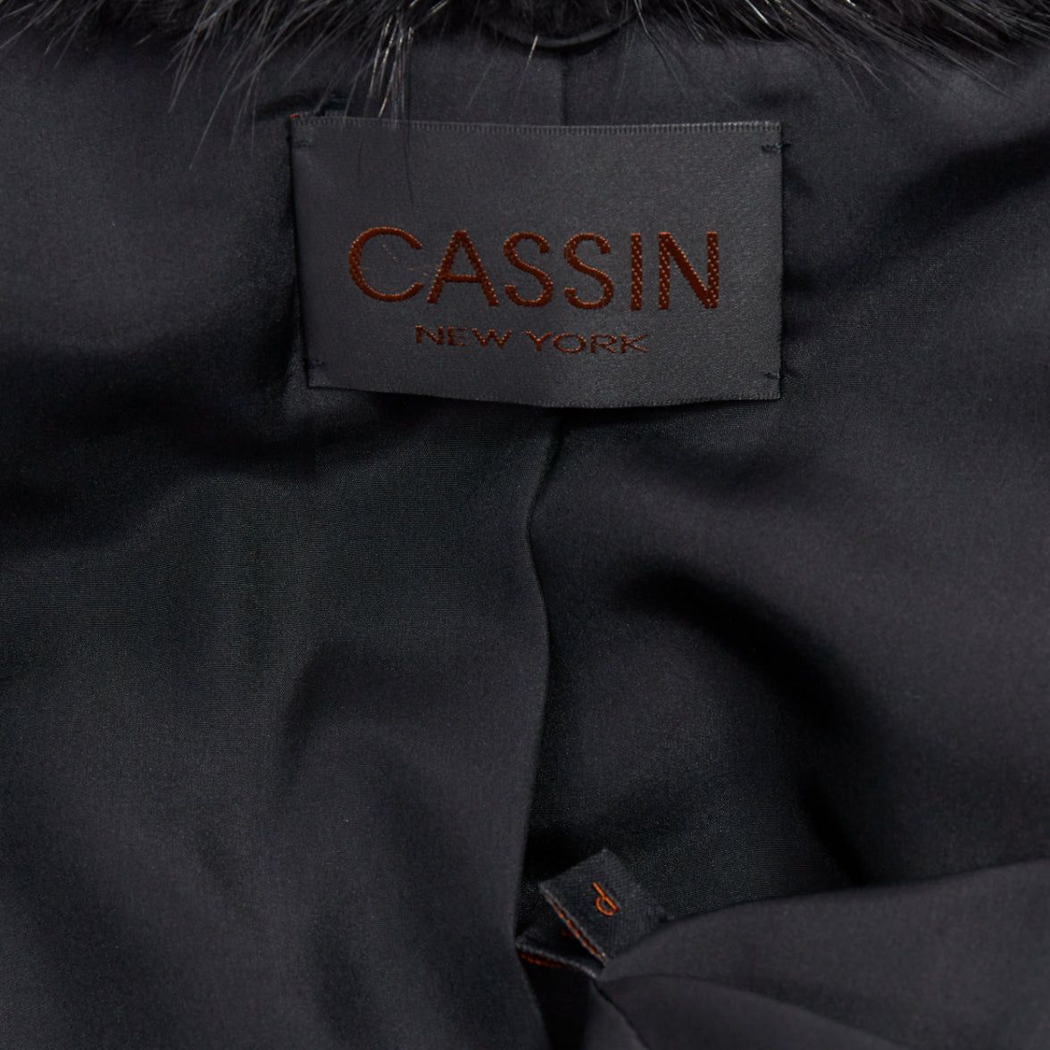 Other CASSIN NEW YORK black genuine fur pocketed shawl collar vest jacket Sz.P XS Size S / US 4 / IT 40 - 9 Thumbnail