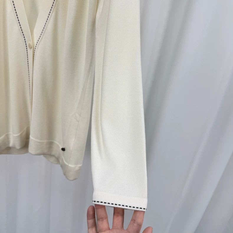 Hermes Hermes Cream Wool Knit Cardigan with Pendant - dmc Size US S / EU 44-46 / 1 - 4 Thumbnail