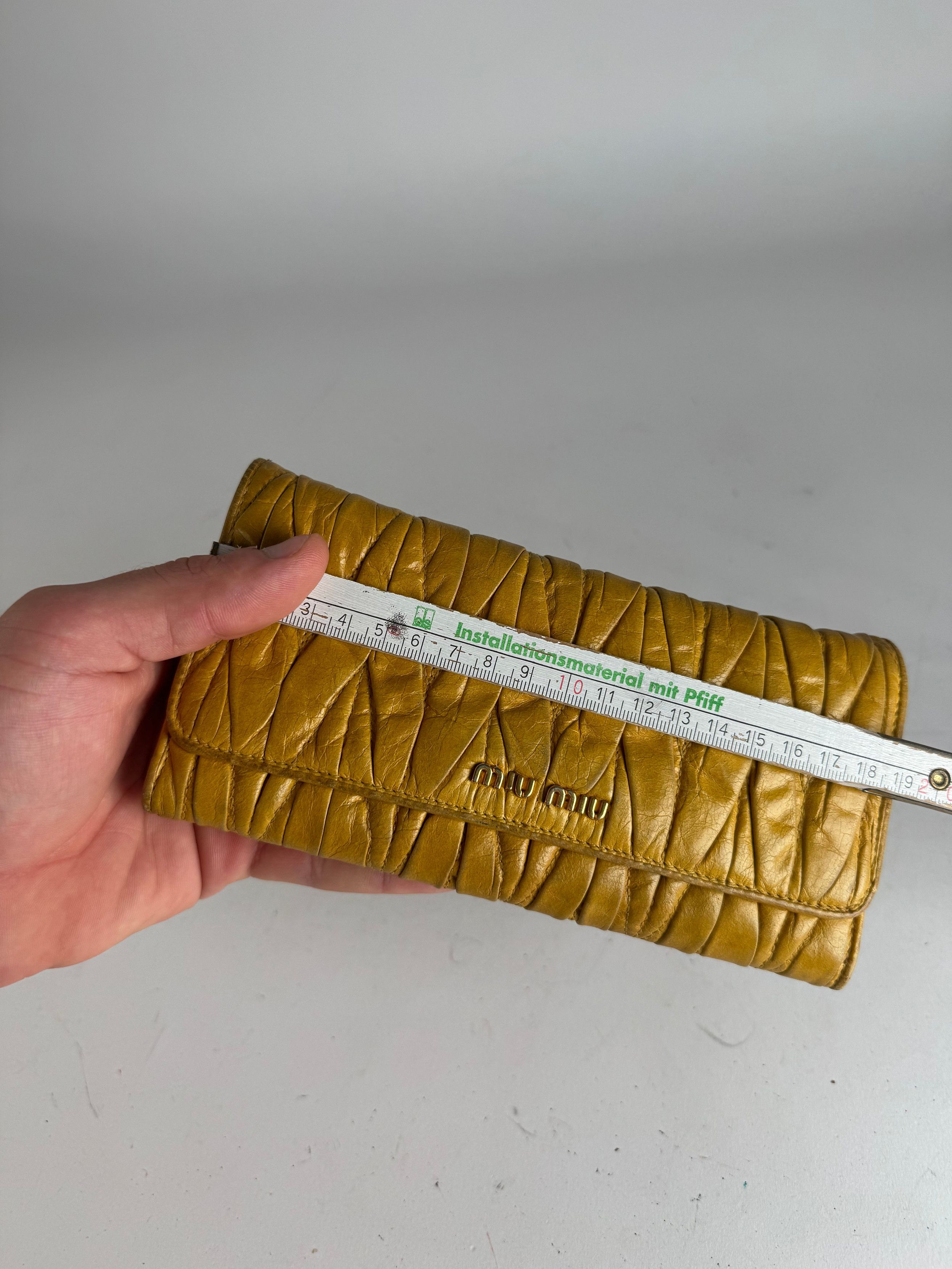 Miu Miu Vintage Metalassee Leather Wallet Yellow Size ONE SIZE - 6 Thumbnail
