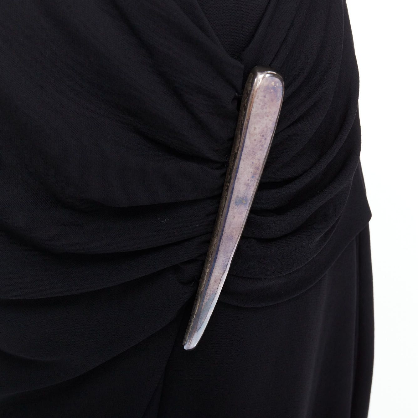 Donna Karan DONNA KARAN Vintage black viscose blend V neck silver buckle drape mini dress L Size M / US 6-8 / IT 42-44 - 2 Thumbnail