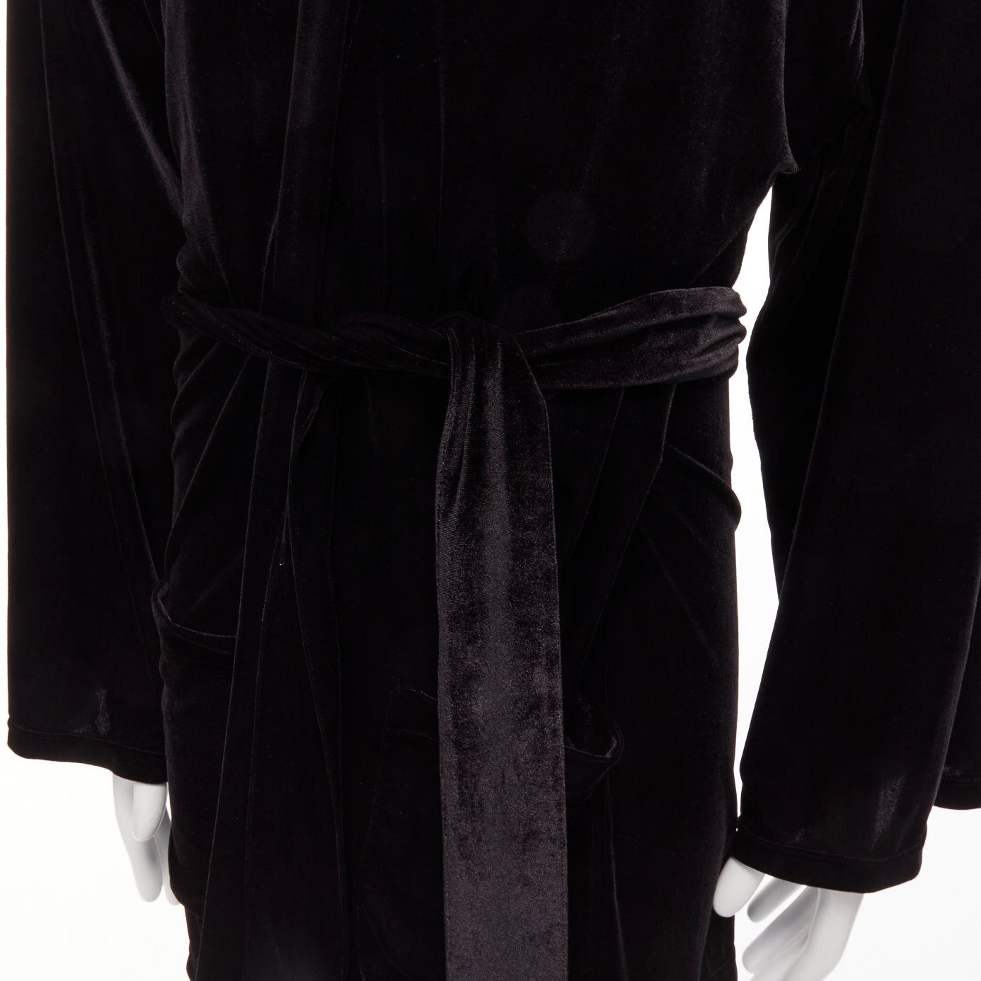 Emporio Armani EMPORIO ARMANI black velvet GA embroidered logo belted robe jacket M Size US M / EU 48-50 / 2 - 7 Thumbnail