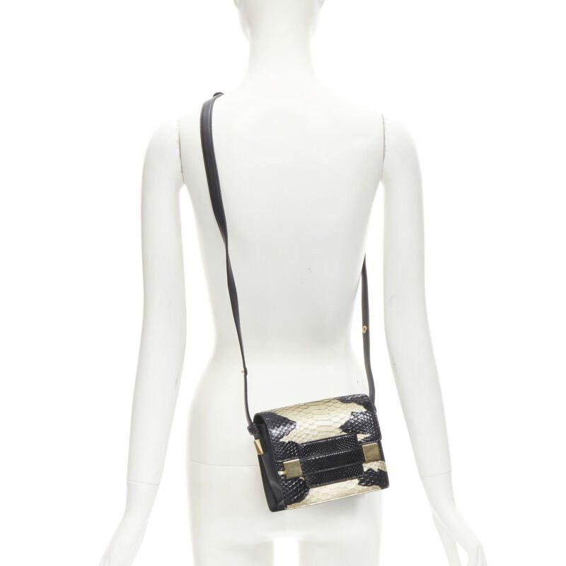 Delvaux rare DELVAUX Le Madame black gold spray painted scaled leather crossbody box bag Size ONE SIZE - 2 Thumbnail
