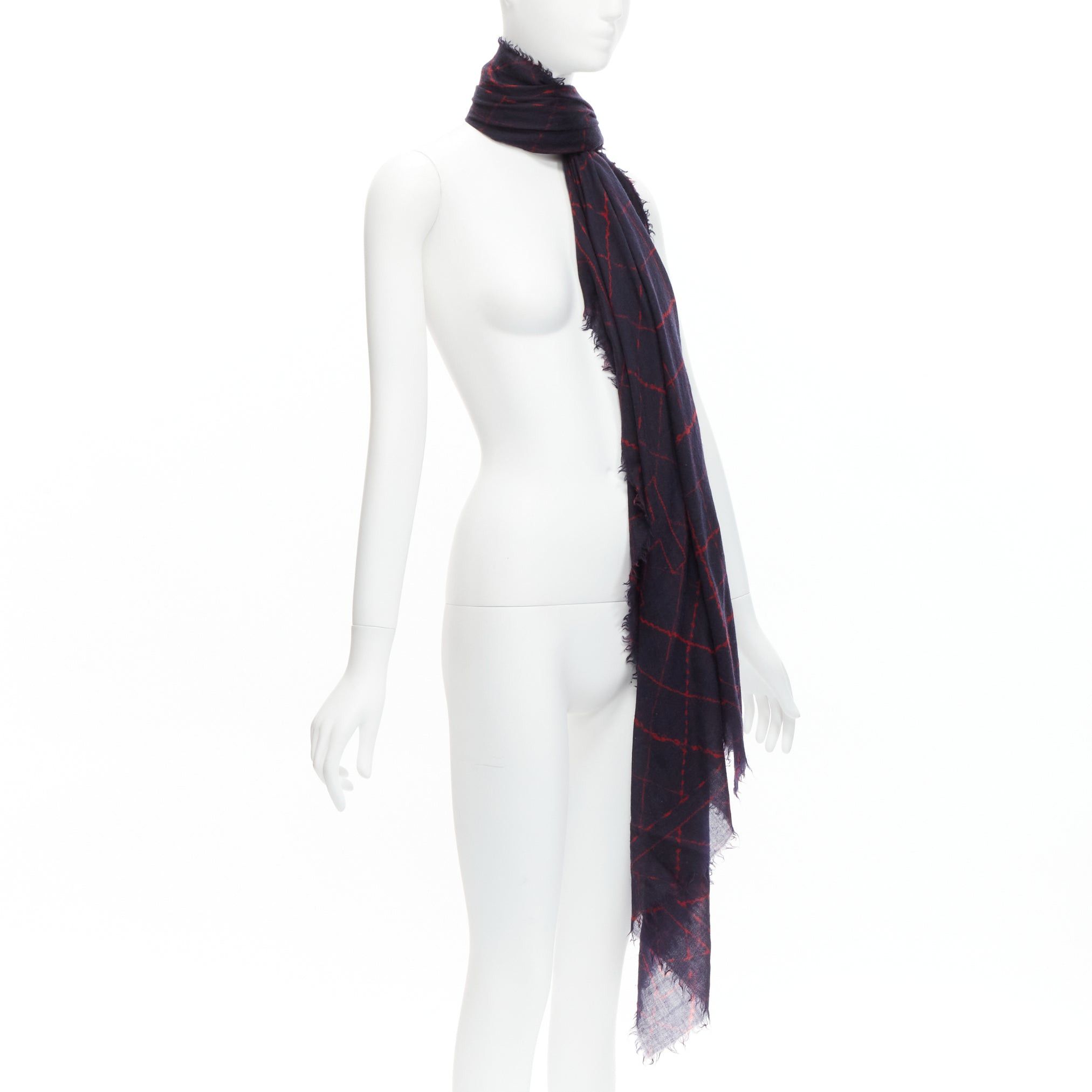 Chanel CHANEL black red CC logo diamond quilt print soft warm raw edge scarf Size ONE SIZE - 3 Thumbnail