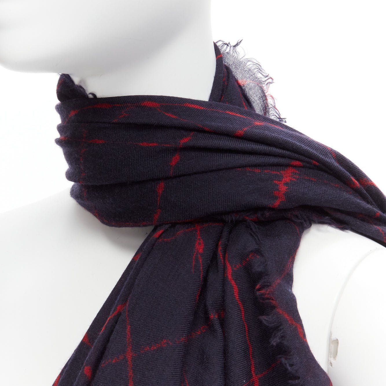 Chanel CHANEL black red CC logo diamond quilt print soft warm raw edge scarf Size ONE SIZE - 7 Thumbnail