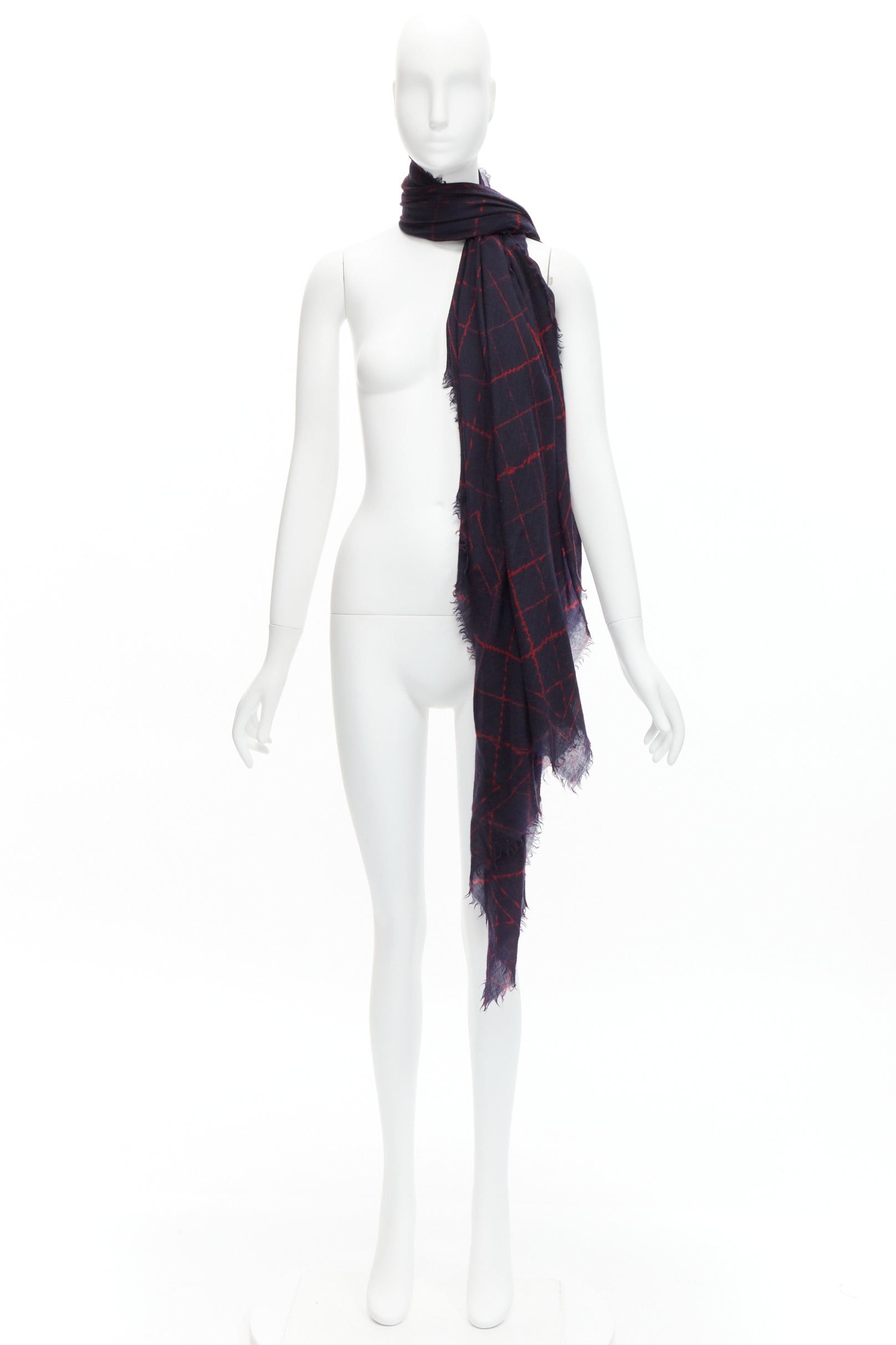 Chanel CHANEL black red CC logo diamond quilt print soft warm raw edge scarf Size ONE SIZE - 2 Thumbnail