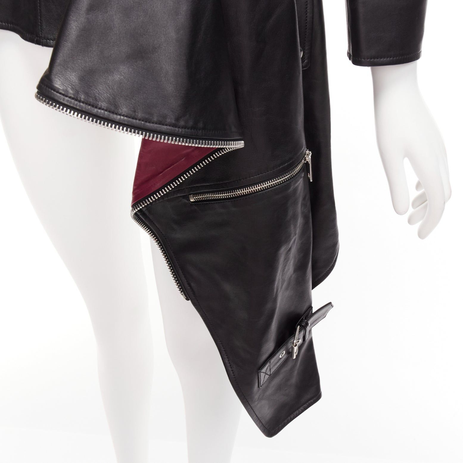 Alexander McQueen ALEXANDER MCQUEEN Runway black leather zip asymmetric hem biker jacket IT38 XS Size XS / US 0-2 / IT 36-38 - 2 Thumbnail