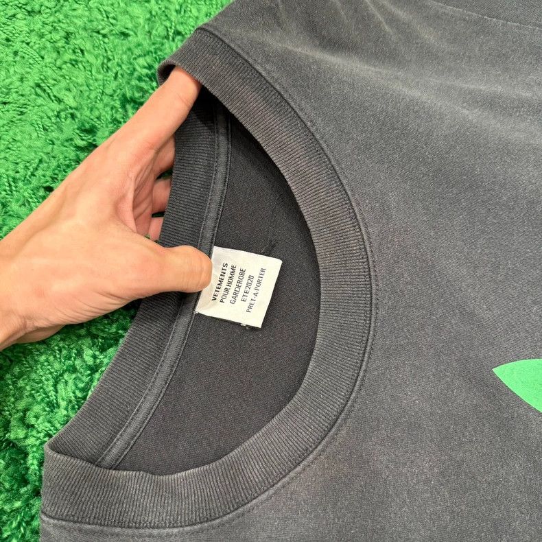 Vetements Vetements x Adidas Three Leaves Fake Two-Piece Spliced Tshirt - dmc Size US L / EU 52-54 / 3 - 8 Thumbnail