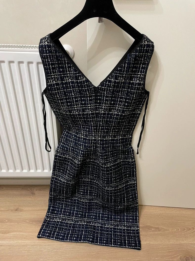 Prada Prada V-Neck Sleeveless Dress - dmc Size US S / EU 44-46 / 1 - 2 Thumbnail
