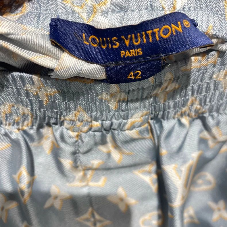 Louis Vuitton Louis Vuitton Macaron Monogram Silk Shorts - dmc Size US 31 - 4 Thumbnail