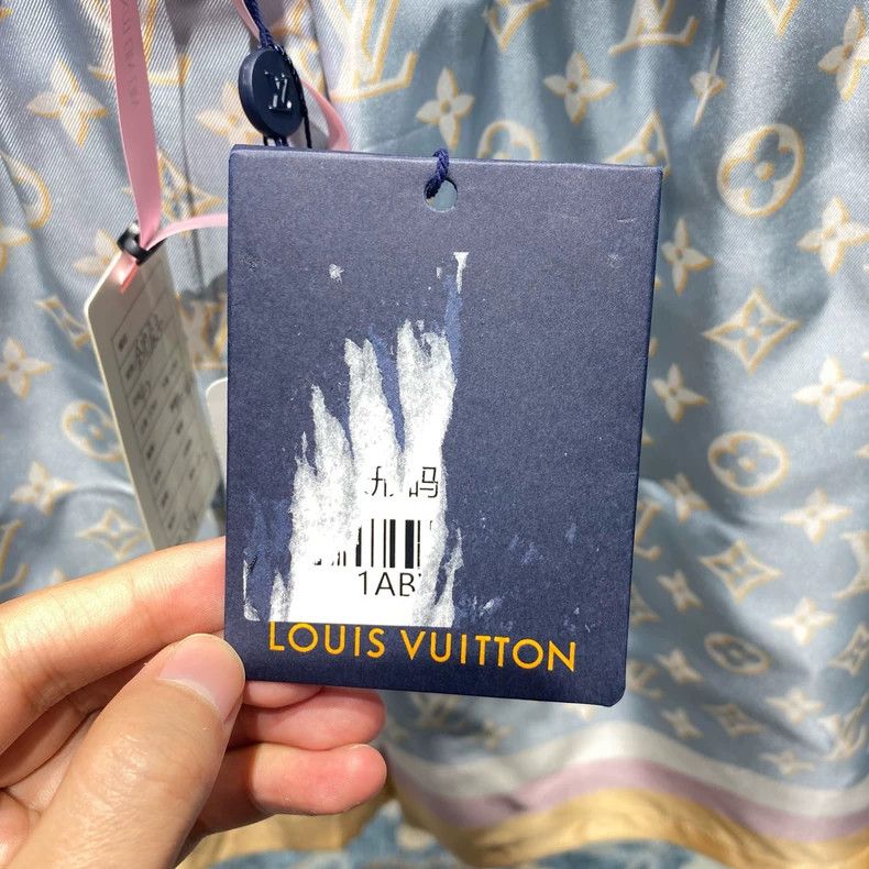 Louis Vuitton Louis Vuitton Macaron Monogram Silk Shorts - dmc Size US 31 - 7 Thumbnail