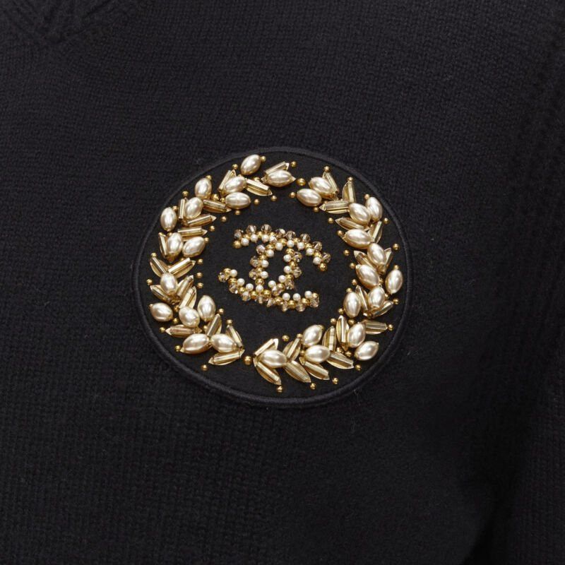 Chanel CHANEL black cashmere blend gold bead pearl CC embellished badge sweater FR42 L Size L / US 10 / IT 46 - 2 Thumbnail