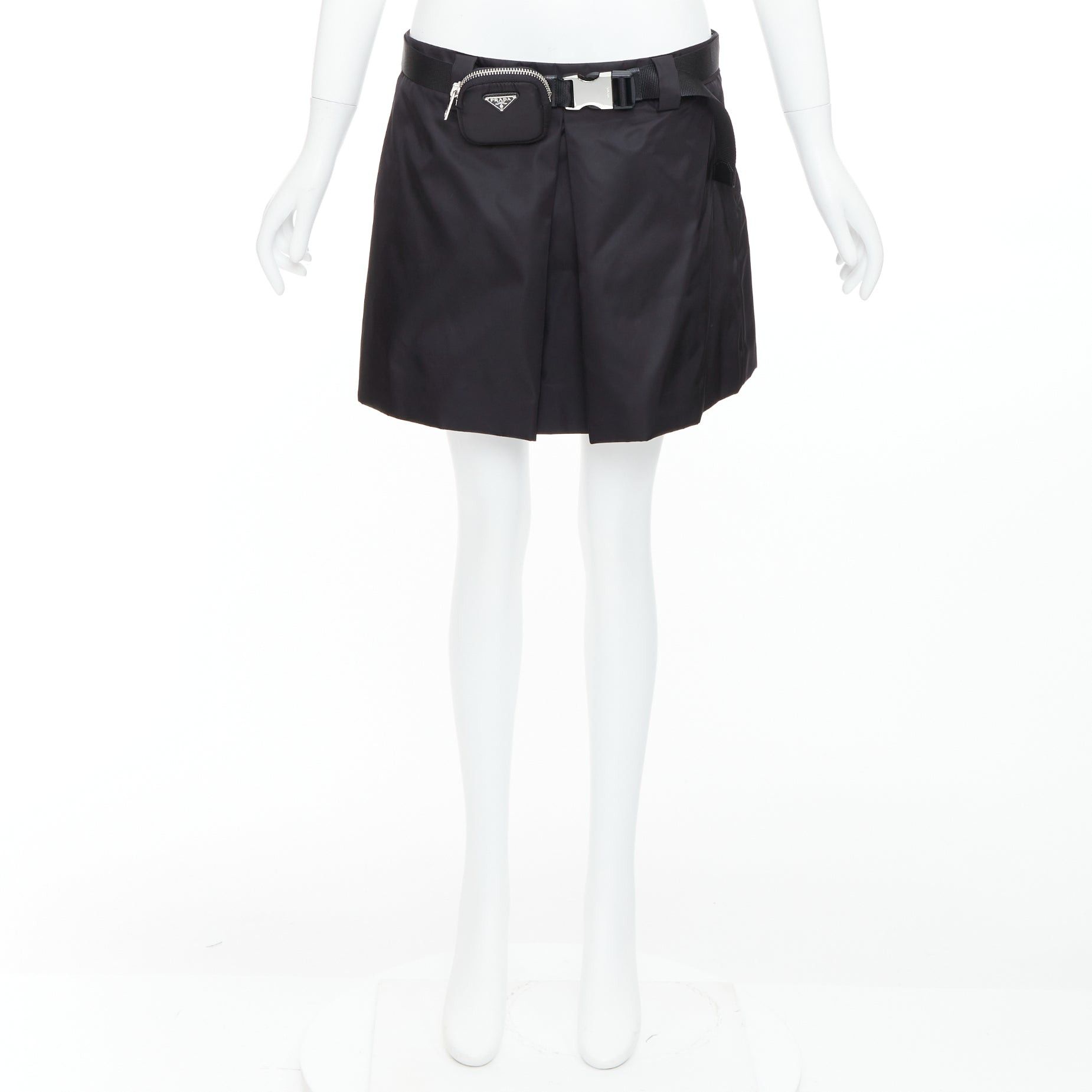 Prada PRADA 2020 Re-nylon black silver triangle logo buckle belt mini skirt IT44 L Size 30" / US 8 / IT 44 - 9 Thumbnail