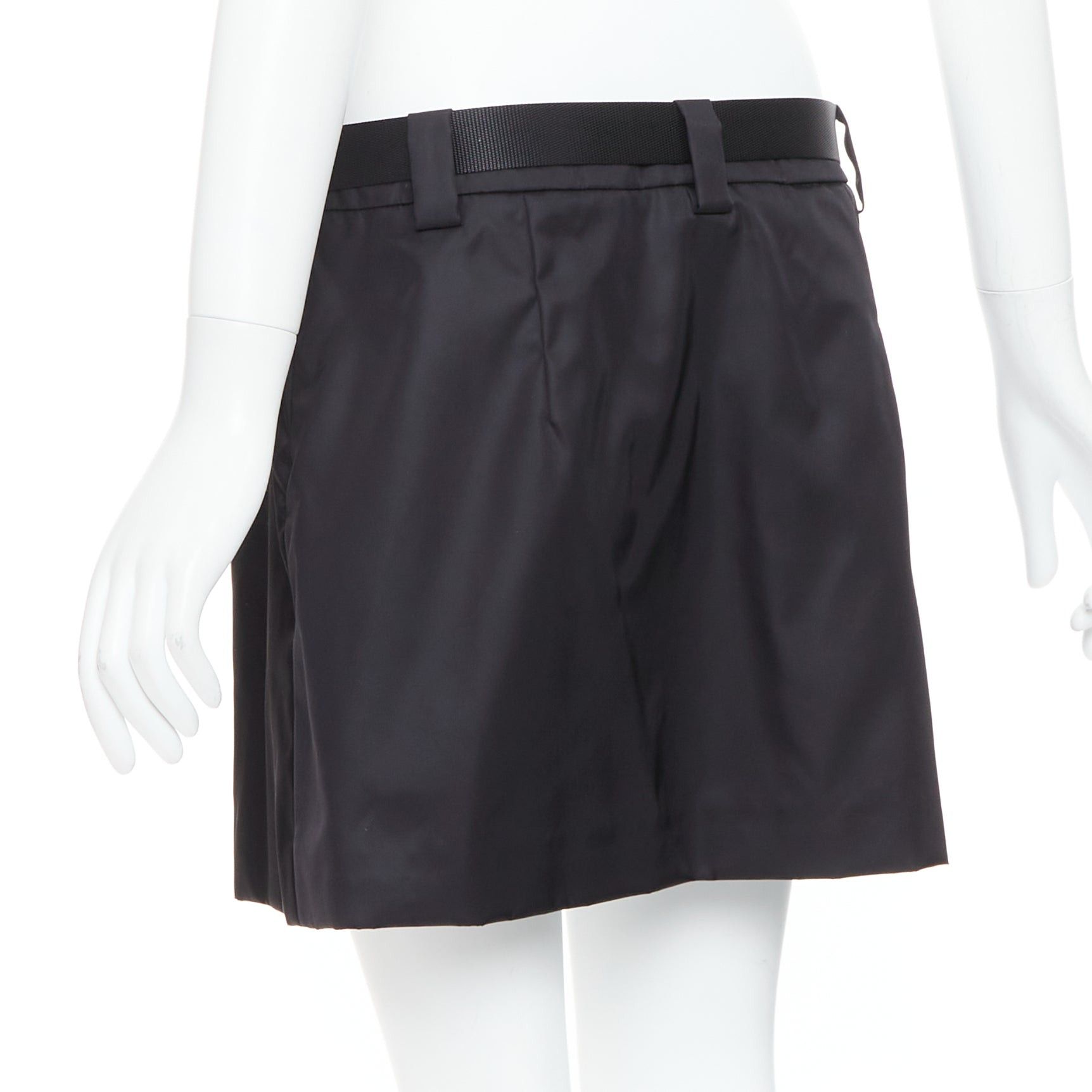 Prada PRADA 2020 Re-nylon black silver triangle logo buckle belt mini skirt IT44 L Size 30" / US 8 / IT 44 - 6 Thumbnail