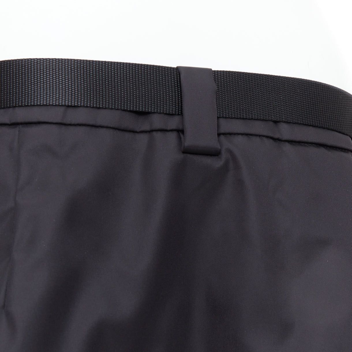 Prada PRADA 2020 Re-nylon black silver triangle logo buckle belt mini skirt IT44 L Size 30" / US 8 / IT 44 - 7 Thumbnail