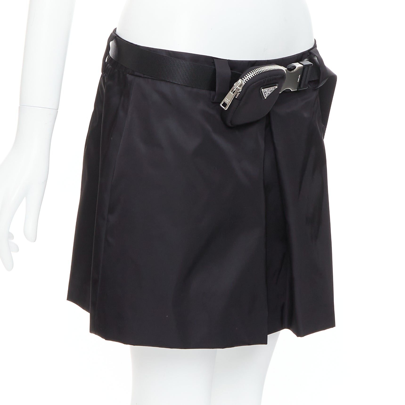Prada PRADA 2020 Re-nylon black silver triangle logo buckle belt mini skirt IT44 L Size 30" / US 8 / IT 44 - 3 Thumbnail