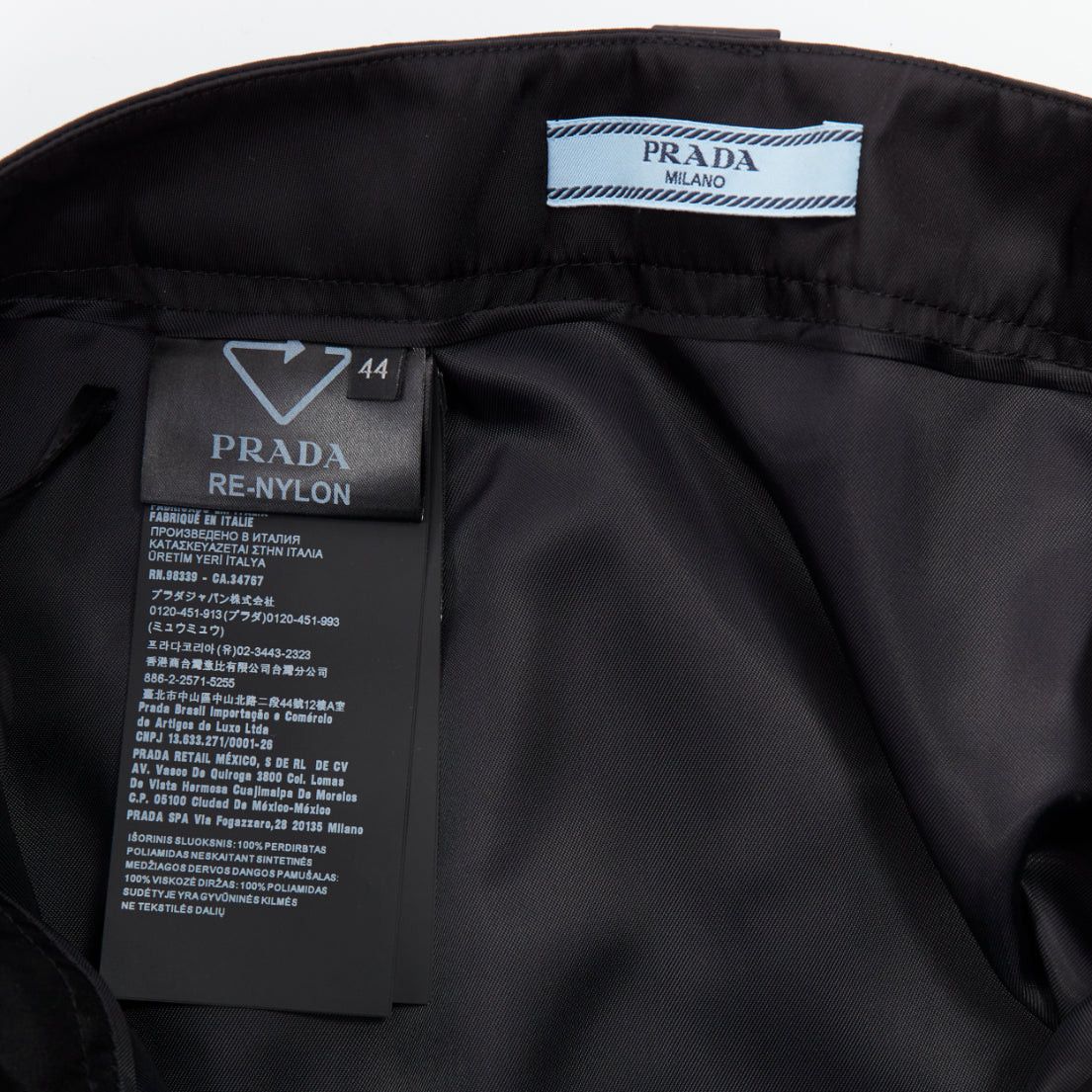 Prada PRADA 2020 Re-nylon black silver triangle logo buckle belt mini skirt IT44 L Size 30" / US 8 / IT 44 - 8 Thumbnail