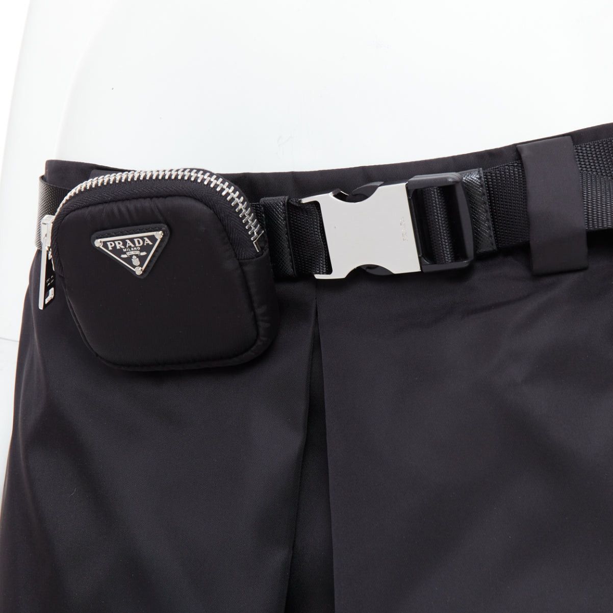 Prada PRADA 2020 Re-nylon black silver triangle logo buckle belt mini skirt IT44 L Size 30" / US 8 / IT 44 - 2 Thumbnail
