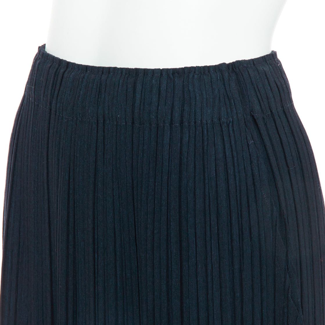 Issey Miyake ISSEY MIYAKE Pleats Please wool blend pleated plisse slit back skirt JP3 L Size 30" / US 8 / IT 44 - 7 Thumbnail