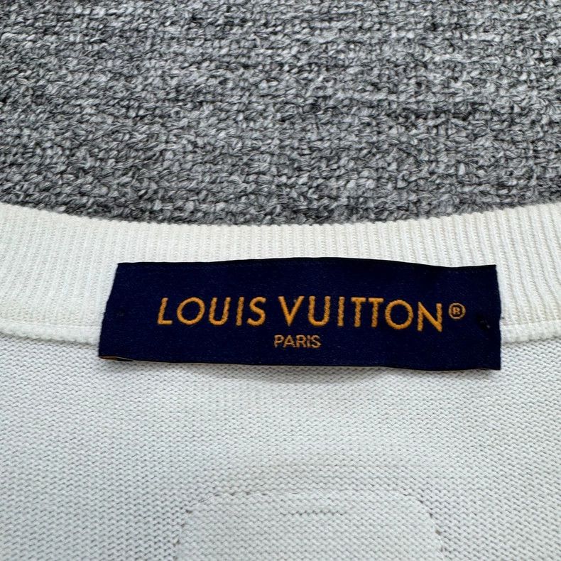 Louis Vuitton Louis Vuitton LV Leather Patch Knit Tee - dmc Size US L / EU 52-54 / 3 - 2 Thumbnail
