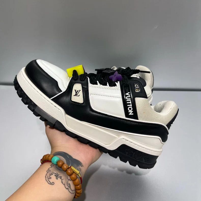 Louis Vuitton Louis Vuitton Trainer Black White - dmc Size US 9 / EU 42 - 3 Thumbnail