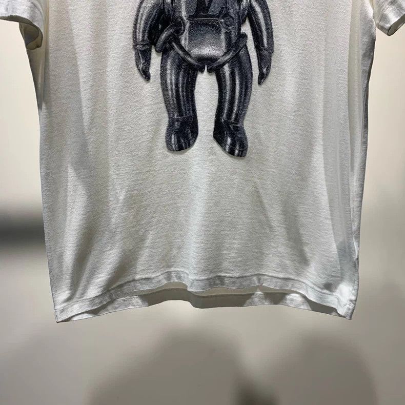 Louis Vuitton Louis Vuitton Astronaut Logo Print T-Shirt - dmc Size US L / EU 52-54 / 3 - 4 Thumbnail