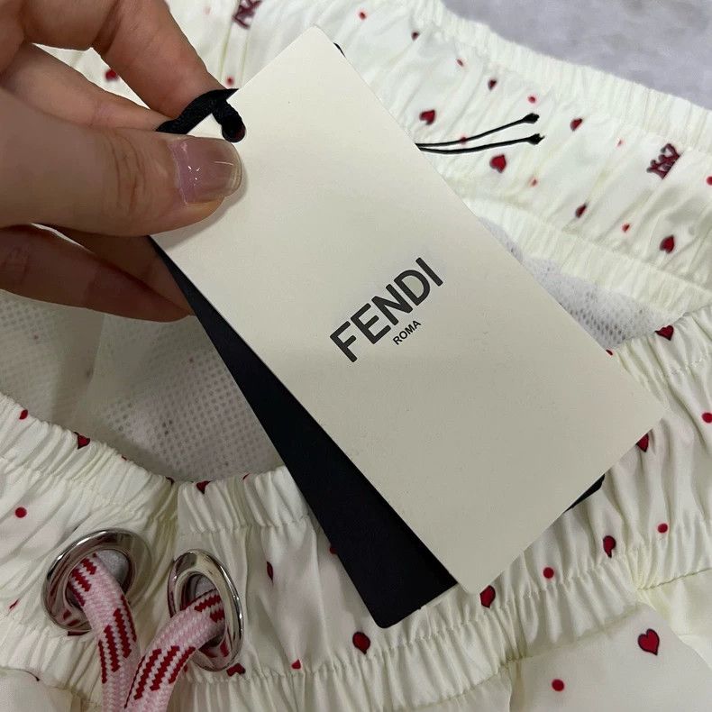 Fendi FENDI Heart Logo White Shorts - dmc Size US 38 / EU 54 - 4 Thumbnail