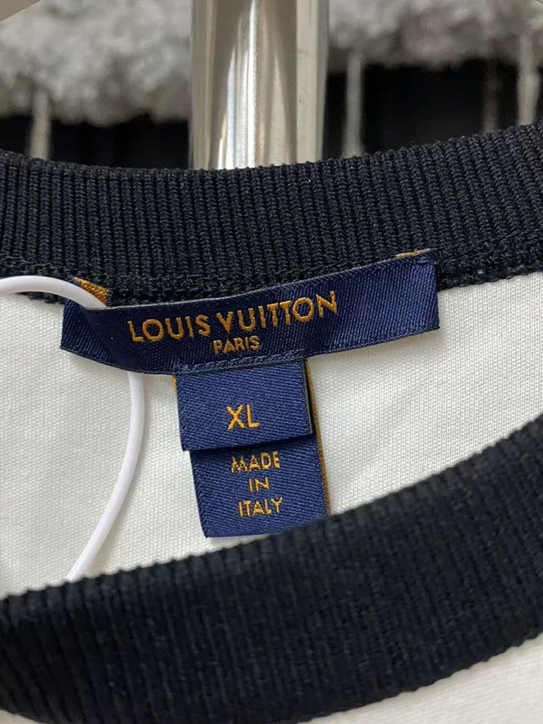 Louis Vuitton Louis Vuitton Flocked Slogan Cutout Triangle Short-Sleeve - dmc Size US XL / EU 56 / 4 - 6 Thumbnail