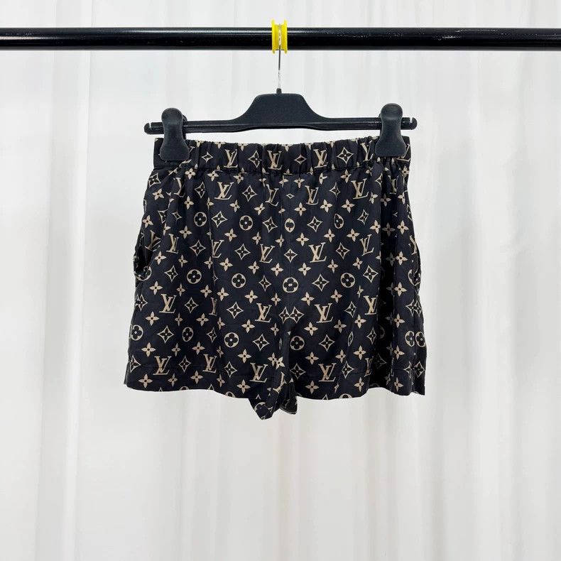 Louis Vuitton Louis Vuitton Monogram Silk Shorts - dmc Size US 36 / EU 52 - 2 Thumbnail