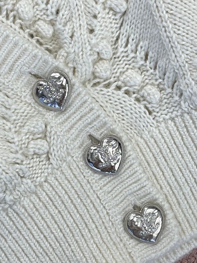 Chanel Chanel White Heart Button Knit Top - dmc Size US M / EU 48-50 / 2 - 3 Thumbnail