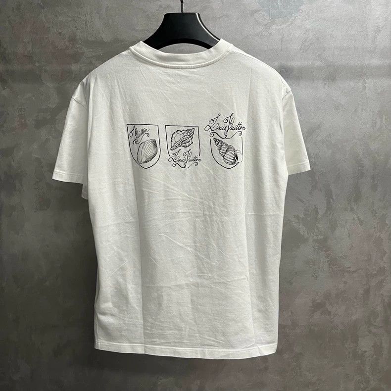 Louis Vuitton Louis Vuitton Shell Print Casual T-shirt - dmc Size US S / EU 44-46 / 1 - 5 Thumbnail