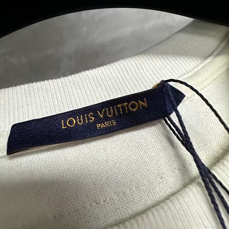 Louis Vuitton Louis Vuitton White Logo Print T-shirt - dmc Size US S / EU 44-46 / 1 - 3 Thumbnail