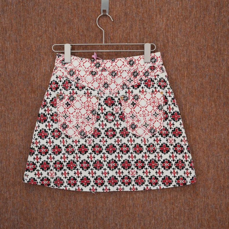 Louis Vuitton Louis Vuitton Floral Print Skirt - dmc Size US 36 / EU 52 - 2 Thumbnail