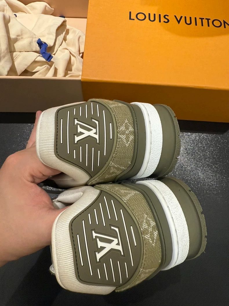 Louis Vuitton Louis Vuitton New Gray Green Sneakers - dmc Size US 8.5 / EU 41-42 - 3 Thumbnail